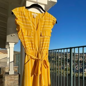 Like new! Casual yellow dress